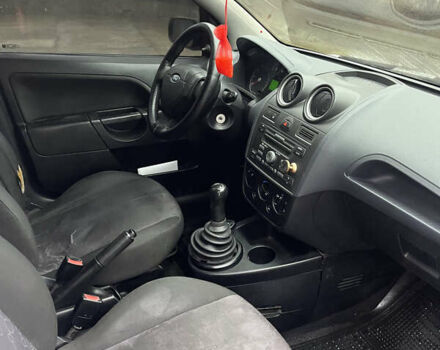 Белый Форд Фиеста, объемом двигателя 1.3 л и пробегом 228 тыс. км за 2899 $, фото 9 на Automoto.ua