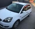 Білий Форд Фієста, об'ємом двигуна 1.3 л та пробігом 229 тис. км за 3950 $, фото 1 на Automoto.ua