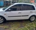 Белый Форд Фиеста, объемом двигателя 1.3 л и пробегом 250 тыс. км за 3000 $, фото 1 на Automoto.ua