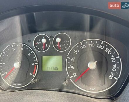 Белый Форд Фиеста, объемом двигателя 1.3 л и пробегом 171 тыс. км за 3800 $, фото 3 на Automoto.ua