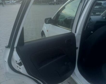 Форд Фиеста 2007 в Черкассах на Automoto.ua Белый Форд Фиеста, объемом двигателя 1.3 л и пробегом 235 тыс. км за 3600 $, фото 12 на Automoto.ua