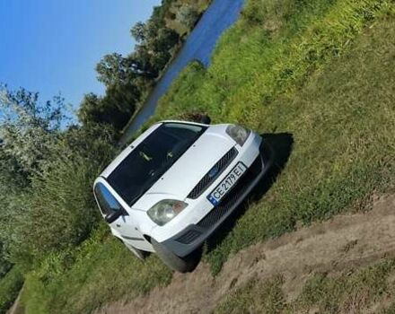 Белый Форд Фиеста, объемом двигателя 1.3 л и пробегом 246 тыс. км за 3700 $, фото 11 на Automoto.ua