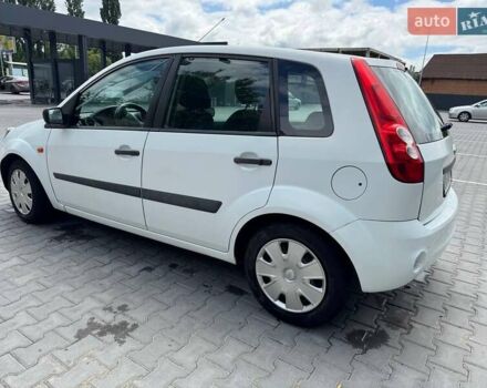 Белый Форд Фиеста, объемом двигателя 1.3 л и пробегом 171 тыс. км за 3800 $, фото 6 на Automoto.ua