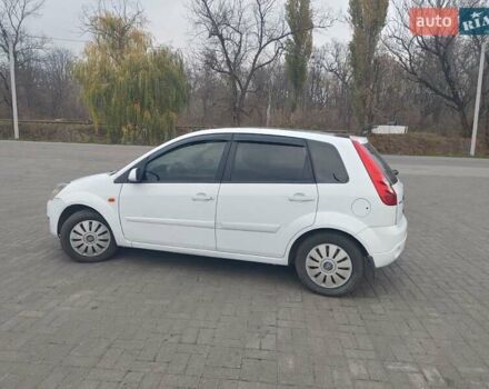 Белый Форд Фиеста, объемом двигателя 1.3 л и пробегом 186 тыс. км за 2799 $, фото 9 на Automoto.ua