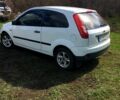 Белый Форд Фиеста, объемом двигателя 1.3 л и пробегом 265 тыс. км за 2950 $, фото 2 на Automoto.ua