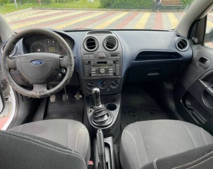 Білий Форд Фієста, об'ємом двигуна 2 л та пробігом 287 тис. км за 2800 $, фото 3 на Automoto.ua