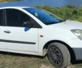 Белый Форд Фиеста, объемом двигателя 1.3 л и пробегом 246 тыс. км за 3700 $, фото 12 на Automoto.ua