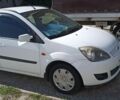 Білий Форд Фієста, об'ємом двигуна 1.3 л та пробігом 191 тис. км за 3500 $, фото 1 на Automoto.ua