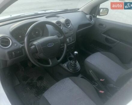 Форд Фиеста 2007 в Черкассах на Automoto.ua Белый Форд Фиеста, объемом двигателя 1.3 л и пробегом 235 тыс. км за 3600 $, фото 11 на Automoto.ua