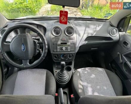 Белый Форд Фиеста, объемом двигателя 1.3 л и пробегом 171 тыс. км за 3800 $, фото 2 на Automoto.ua