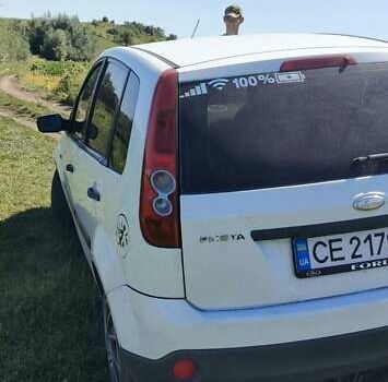 Белый Форд Фиеста, объемом двигателя 1.3 л и пробегом 246 тыс. км за 3700 $, фото 15 на Automoto.ua