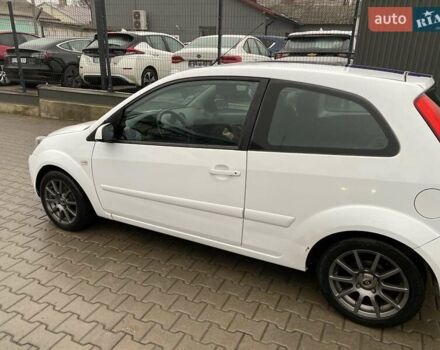 Белый Форд Фиеста, объемом двигателя 1.6 л и пробегом 222 тыс. км за 4400 $, фото 2 на Automoto.ua