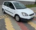 Білий Форд Фієста, об'ємом двигуна 2 л та пробігом 287 тис. км за 2800 $, фото 2 на Automoto.ua