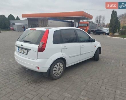 Белый Форд Фиеста, объемом двигателя 1.3 л и пробегом 186 тыс. км за 2799 $, фото 12 на Automoto.ua