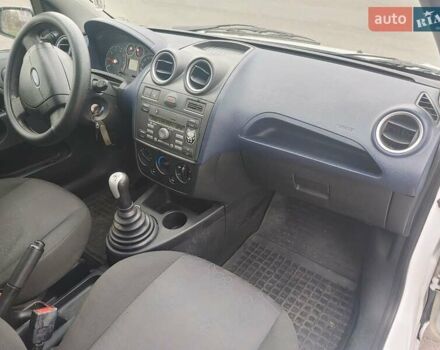 Белый Форд Фиеста, объемом двигателя 1.24 л и пробегом 185 тыс. км за 2950 $, фото 17 на Automoto.ua