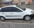 Білий Форд Фієста, об'ємом двигуна 1.3 л та пробігом 290 тис. км за 2800 $, фото 10 на Automoto.ua