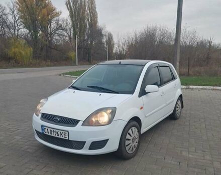 Белый Форд Фиеста, объемом двигателя 1.24 л и пробегом 185 тыс. км за 2950 $, фото 4 на Automoto.ua