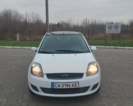 Белый Форд Фиеста, объемом двигателя 1.24 л и пробегом 185 тыс. км за 2950 $, фото 3 на Automoto.ua