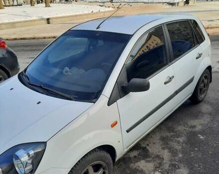 Білий Форд Фієста, об'ємом двигуна 1.25 л та пробігом 282 тис. км за 3500 $, фото 5 на Automoto.ua