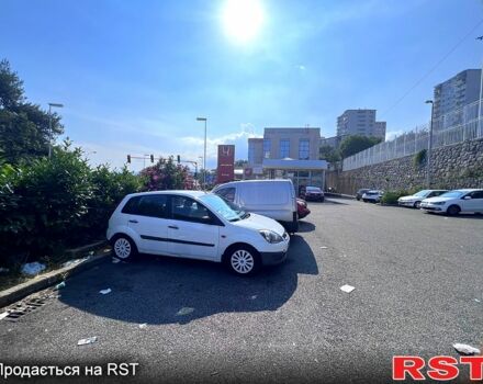 Белый Форд Фиеста, объемом двигателя 1.3 л и пробегом 200 тыс. км за 1200 $, фото 7 на Automoto.ua