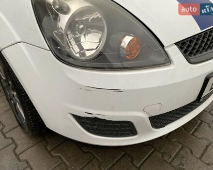 Белый Форд Фиеста, объемом двигателя 1.6 л и пробегом 222 тыс. км за 4400 $, фото 7 на Automoto.ua