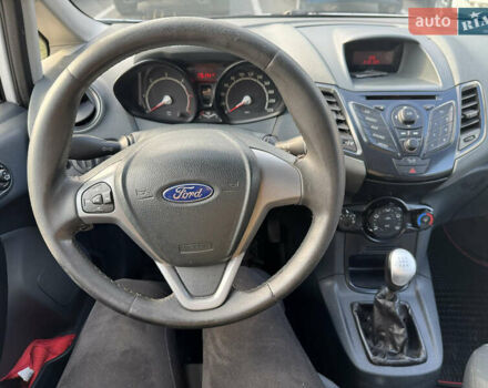 Белый Форд Фиеста, объемом двигателя 1.4 л и пробегом 181 тыс. км за 4600 $, фото 11 на Automoto.ua