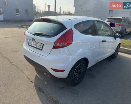 Белый Форд Фиеста, объемом двигателя 1.4 л и пробегом 181 тыс. км за 4600 $, фото 5 на Automoto.ua