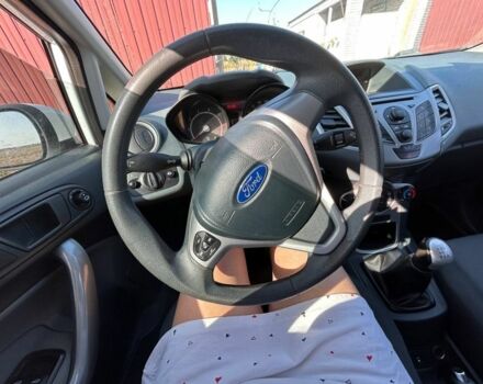 Белый Форд Фиеста, объемом двигателя 1.2 л и пробегом 227 тыс. км за 4300 $, фото 1 на Automoto.ua