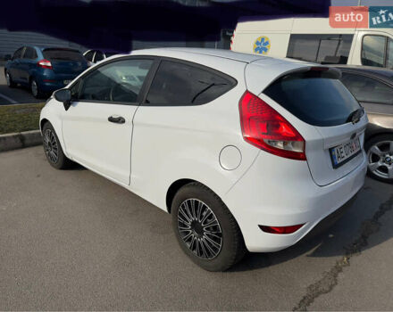 Белый Форд Фиеста, объемом двигателя 1.4 л и пробегом 181 тыс. км за 4600 $, фото 1 на Automoto.ua