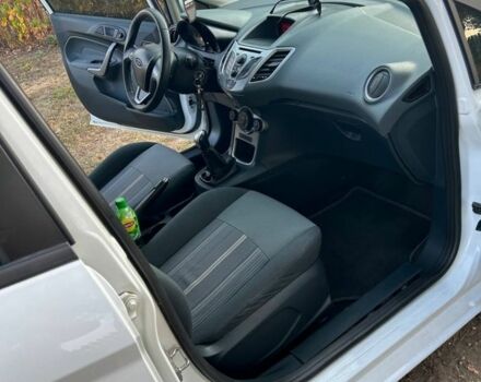 Белый Форд Фиеста, объемом двигателя 1.2 л и пробегом 227 тыс. км за 4300 $, фото 2 на Automoto.ua