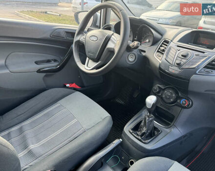 Белый Форд Фиеста, объемом двигателя 1.4 л и пробегом 181 тыс. км за 4600 $, фото 8 на Automoto.ua