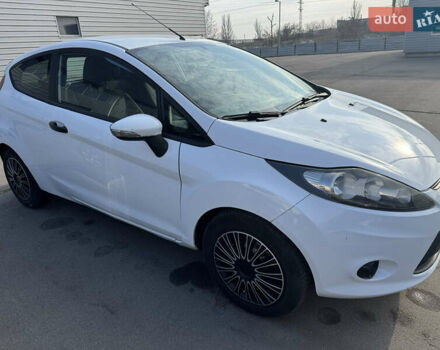 Белый Форд Фиеста, объемом двигателя 1.4 л и пробегом 181 тыс. км за 4600 $, фото 3 на Automoto.ua