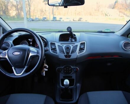 Білий Форд Фієста, об'ємом двигуна 1.2 л та пробігом 215 тис. км за 5500 $, фото 11 на Automoto.ua