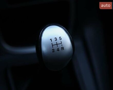 Білий Форд Фієста, об'ємом двигуна 1.2 л та пробігом 215 тис. км за 5500 $, фото 17 на Automoto.ua