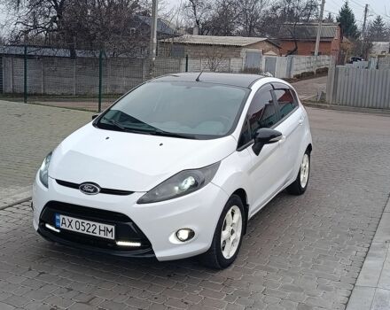 Білий Форд Фієста, об'ємом двигуна 1.4 л та пробігом 131 тис. км за 7000 $, фото 19 на Automoto.ua