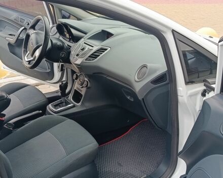 Білий Форд Фієста, об'ємом двигуна 1.4 л та пробігом 131 тис. км за 7000 $, фото 13 на Automoto.ua