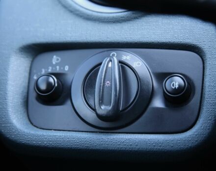 Білий Форд Фієста, об'ємом двигуна 1.2 л та пробігом 215 тис. км за 5500 $, фото 18 на Automoto.ua