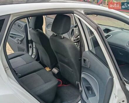 Білий Форд Фієста, об'ємом двигуна 1.4 л та пробігом 131 тис. км за 7000 $, фото 1 на Automoto.ua