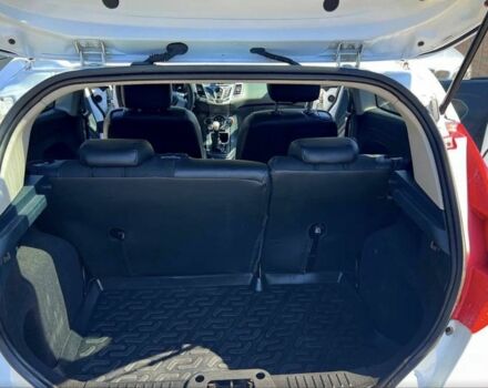 Белый Форд Фиеста, объемом двигателя 1.6 л и пробегом 2 тыс. км за 5000 $, фото 6 на Automoto.ua