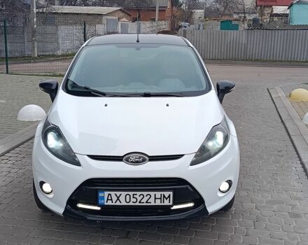Білий Форд Фієста, об'ємом двигуна 1.4 л та пробігом 131 тис. км за 7000 $, фото 3 на Automoto.ua