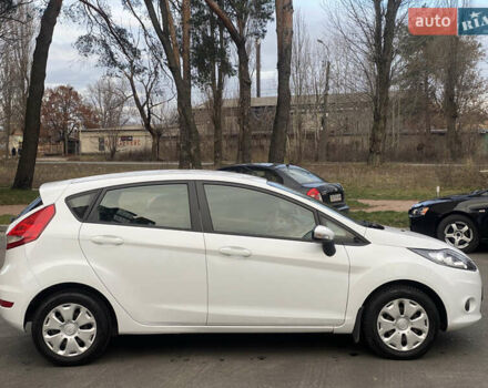 Білий Форд Фієста, об'ємом двигуна 1.39 л та пробігом 158 тис. км за 6800 $, фото 12 на Automoto.ua