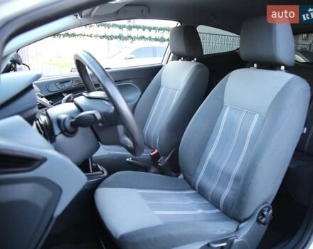 Білий Форд Фієста, об'ємом двигуна 1.2 л та пробігом 215 тис. км за 5500 $, фото 6 на Automoto.ua