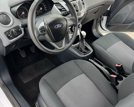 Белый Форд Фиеста, объемом двигателя 1.24 л и пробегом 158 тыс. км за 5200 $, фото 12 на Automoto.ua