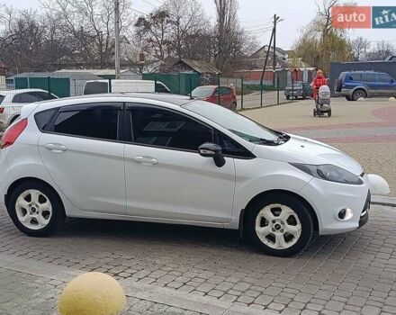 Білий Форд Фієста, об'ємом двигуна 1.4 л та пробігом 131 тис. км за 7000 $, фото 27 на Automoto.ua