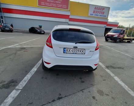 Білий Форд Фієста, об'ємом двигуна 1.2 л та пробігом 215 тис. км за 5500 $, фото 2 на Automoto.ua