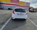 Білий Форд Фієста, об'ємом двигуна 1.2 л та пробігом 215 тис. км за 5500 $, фото 2 на Automoto.ua