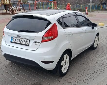 Білий Форд Фієста, об'ємом двигуна 1.4 л та пробігом 131 тис. км за 7000 $, фото 6 на Automoto.ua