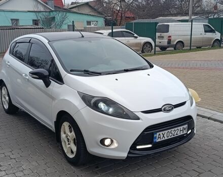 Білий Форд Фієста, об'ємом двигуна 1.4 л та пробігом 131 тис. км за 7000 $, фото 17 на Automoto.ua