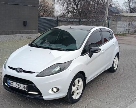 Білий Форд Фієста, об'ємом двигуна 1.4 л та пробігом 131 тис. км за 7000 $, фото 1 на Automoto.ua