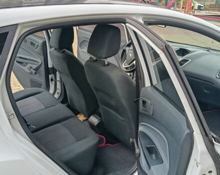 Білий Форд Фієста, об'ємом двигуна 1.4 л та пробігом 131 тис. км за 7000 $, фото 11 на Automoto.ua